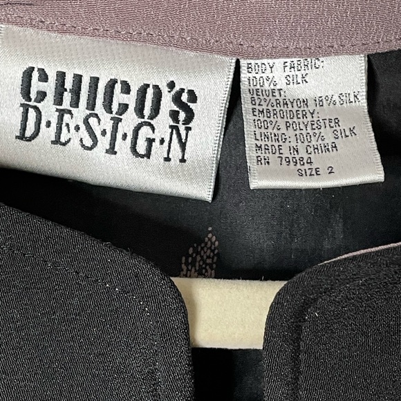 Chico’s Mixed Media Lined Jacket Silk, Velvet, Embroidered Sz 2 - Picture 2 of 8